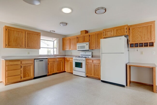 1772 SW 16th Ave in Oak Harbor, WA - Building Photo - Building Photo