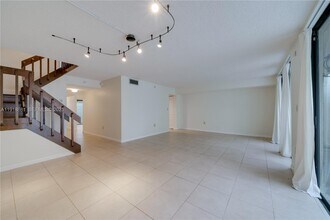 7827 SW 106th Cir in Miami, FL - Building Photo - Building Photo