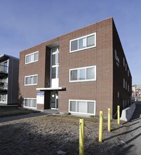 Massey House in Calgary, AB - Building Photo - Building Photo