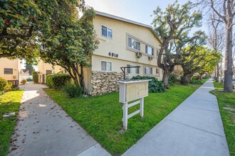 4916 Hazeltine Ave in Sherman Oaks, CA - Building Photo - Primary Photo