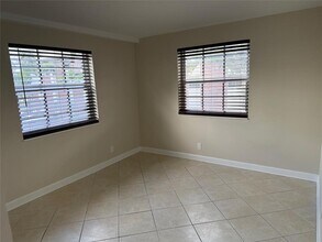 2420 SE 17th St, Unit 201C in Fort Lauderdale, FL - Foto de edificio - Building Photo