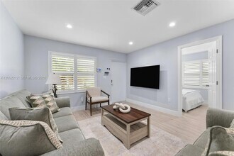 230 SW 12th Ave in Fort Lauderdale, FL - Building Photo - Building Photo