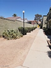 7066 Burcot Ave in Las Vegas, NV - Building Photo - Building Photo