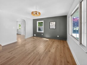 101 Elinor Ave in Overlea, MD - Foto de edificio - Building Photo