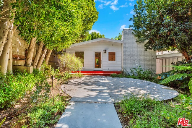 property at 1542 Marmont Ave