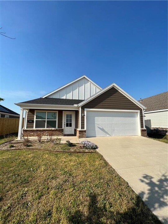 5466 Overcrest Ave in Springdale, AR - Building Photo