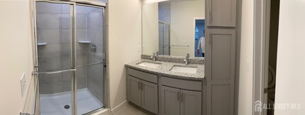 611 Lorhan Dr in Piscataway, NJ - Building Photo - Building Photo