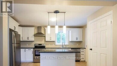 306 MacDonald Ave in Belleville, ON - Building Photo - Building Photo