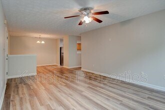 5302 Fairington Club Dr in Stonecrest, GA - Building Photo - Building Photo