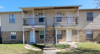 1910 Cedarhill Dr, Unit C