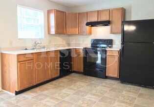 1947 Prairie Sky Ln in Greenwood, IN - Building Photo - Building Photo