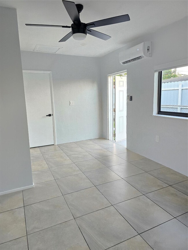 5020 E 10th Ave in Hialeah, FL - Building Photo - Building Photo