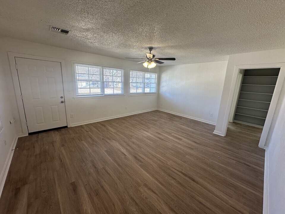 1008 S 14th St in Chickasha, OK - Building Photo
