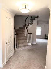 8141 Madrillon Ct in Vienna, VA - Foto de edificio - Building Photo