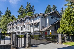 13360 King George Blvd in Surrey, BC - Building Photo