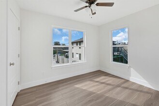 5621 Eskridge St in Houston, TX - Building Photo - Building Photo