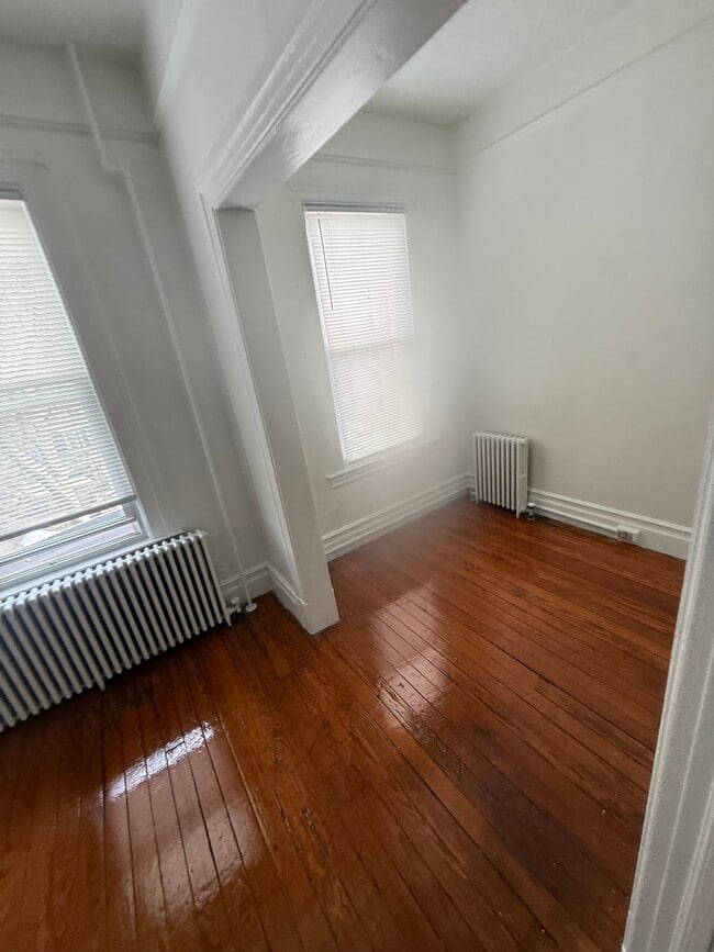 22 Sherwood Ave, Unit 2 in Yonkers, NY - Building Photo - Building Photo