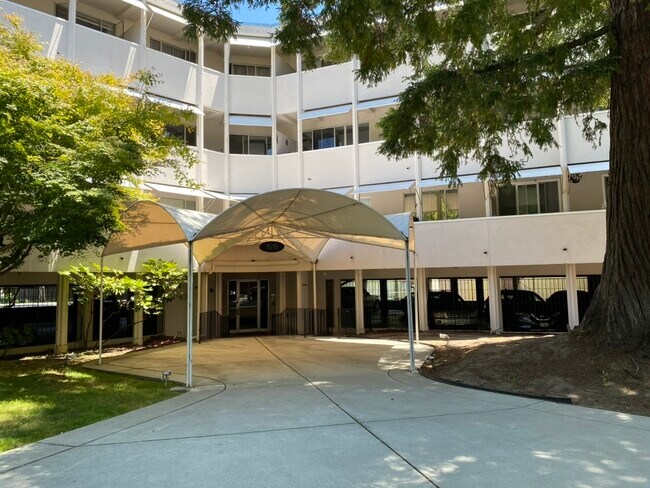 1515 Arc Way in Burlingame, CA - Building Photo - Building Photo