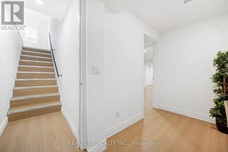 29 Queen Post Dr in Vaughan, ON - Building Photo - Building Photo