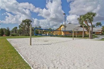 The Villages of Banyan Grove in Boynton Beach, FL - Foto de edificio - Building Photo