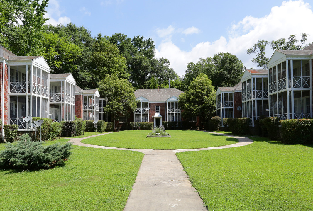 Delmont Gardens in Atlanta, GA - Building Photo