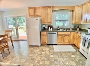 60 Willow St in South Windsor, CT - Building Photo - Building Photo