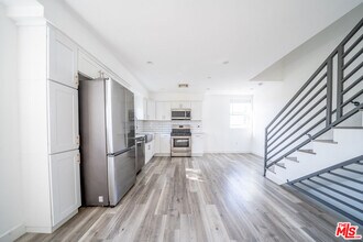 5746 Elmer Ave in Los Angeles, CA - Building Photo - Building Photo