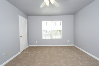 Alston Arm Apartments in Charleston, SC - Building Photo - Interior Photo