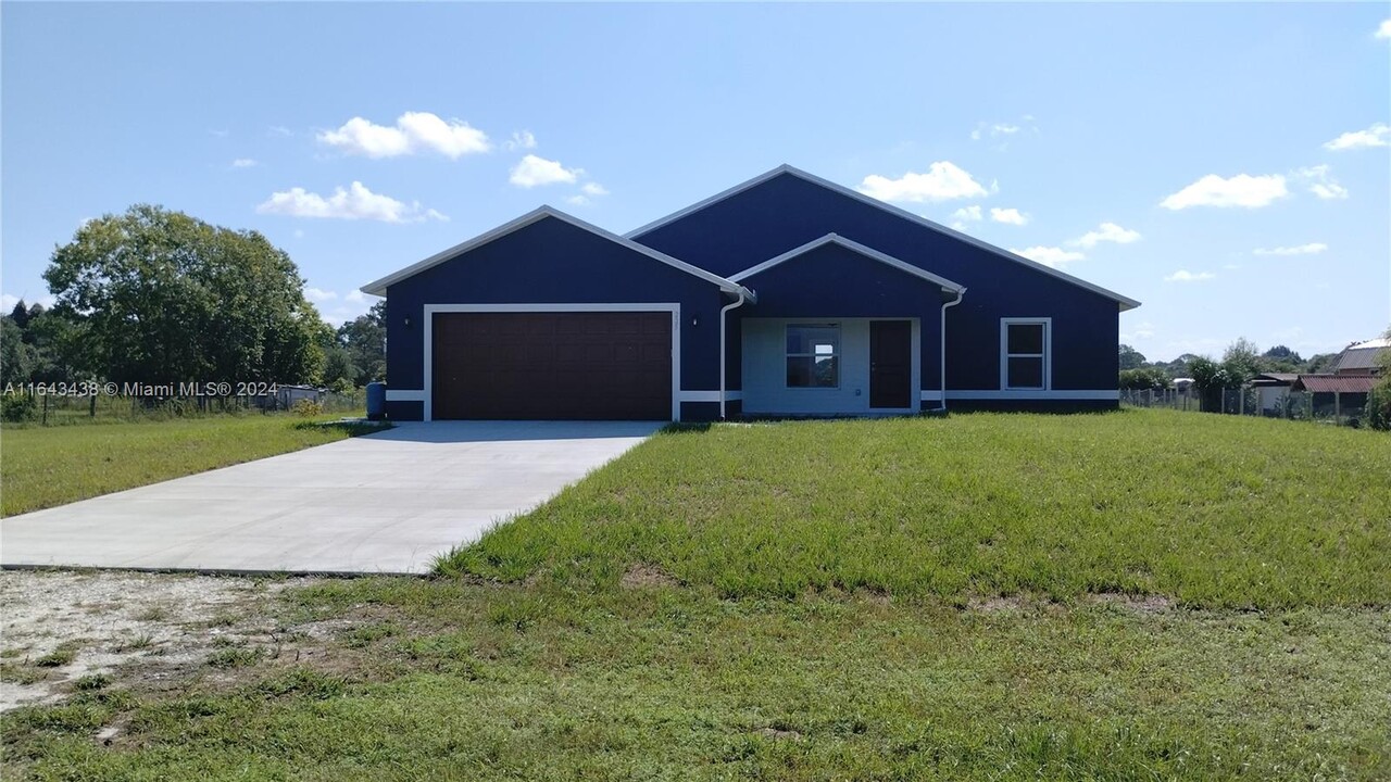 225 S Fronda St in Clewiston, FL - Building Photo