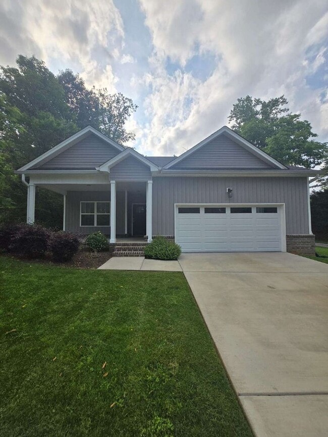 property at 2125 Mae Dell Rd
