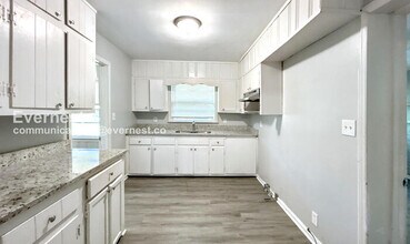 1964 Laurel Ln in Decatur, GA - Building Photo - Building Photo