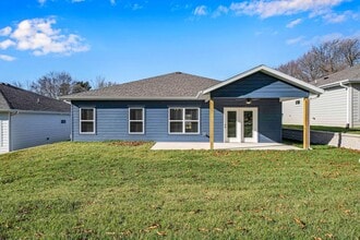 654 S Mission Ave in Springfield, MO - Building Photo - Building Photo