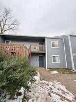 105 Lake Powell Rd in Williamsburg, VA - Building Photo