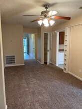 122 Darby Woods Ct in Radcliff, KY - Foto de edificio - Building Photo
