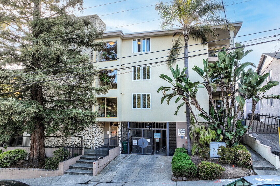 85 Vernon St in Oakland, CA - Building Photo