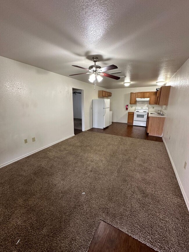 1108 Williams Ave in Cleburne, TX - Building Photo - Building Photo