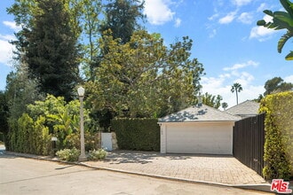 103 N Anita Ave in Los Angeles, CA - Building Photo - Building Photo