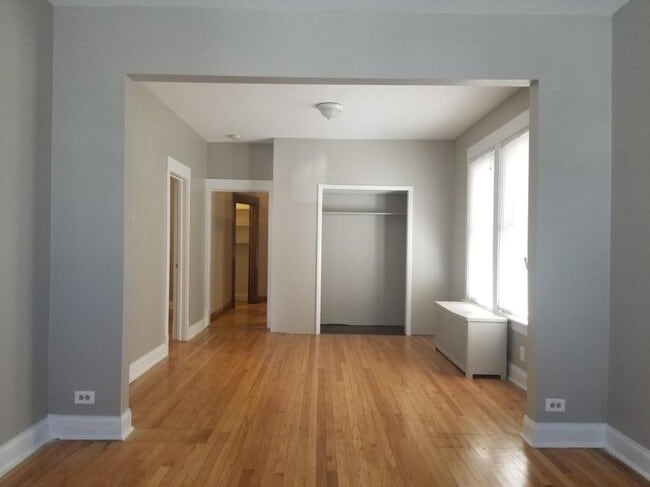 property at 3927 N Whipple St