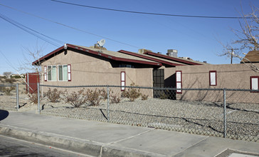 15702-15720 Tern Rd in Victorville, CA - Building Photo - Building Photo