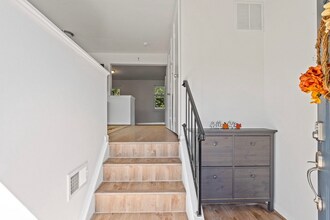 1971 Darlington Loop in Woodbridge, VA - Building Photo - Building Photo