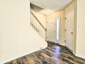 40 Sandstone Ct in Lititz, PA - Foto de edificio - Building Photo