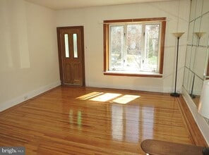245 Kalos St in Philadelphia, PA - Building Photo - Building Photo