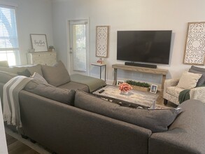 10123 Courtney Palms Blvd, Unit 10123 Courtney Palms in Tampa, FL - Foto de edificio - Building Photo