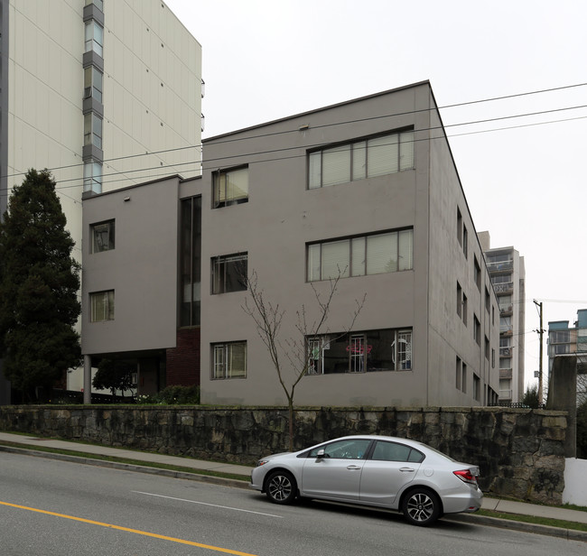 Malibu Apartments in Vancouver, BC - Building Photo - Building Photo