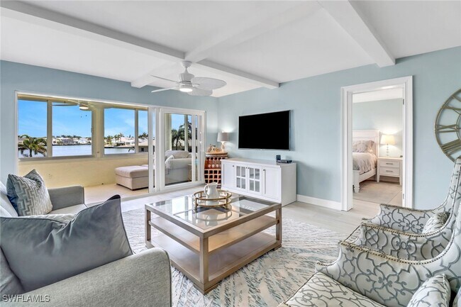 property at 3420 Gulf Shore Blvd N