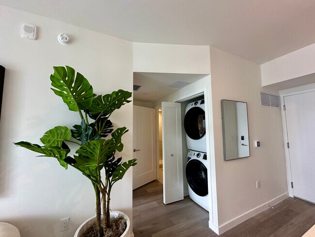 1040 SW 4th Ave, Unit B3 in Miami, FL - Building Photo - Building Photo