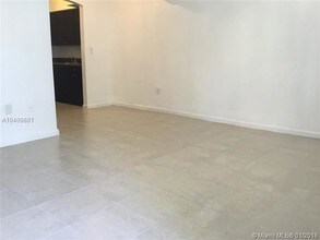 1255 SW 6th St-Unit -5 in Miami, FL - Building Photo - Building Photo