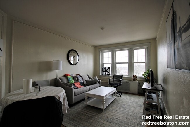 property at 2003 Commonwealth Ave