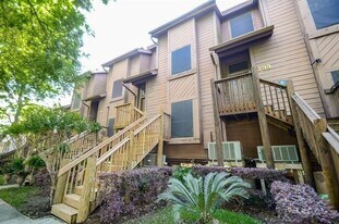 737 Davis Rd in League City, TX - Building Photo