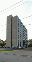 Bayshore Towers in Sandusky, OH - Building Photo - Building Photo